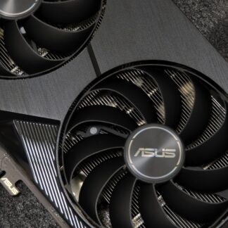 ASUS AMD Radeon RX 6600 XT 顯示卡實拍